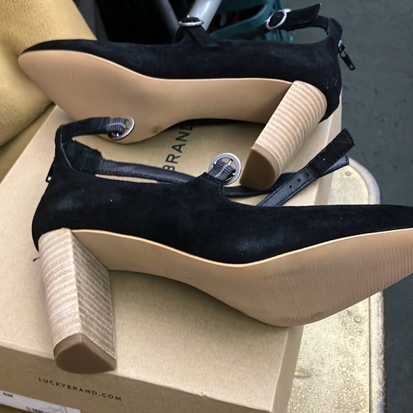 Lucky Brand Black Textured Heels size 6 - Picture 4 of 5